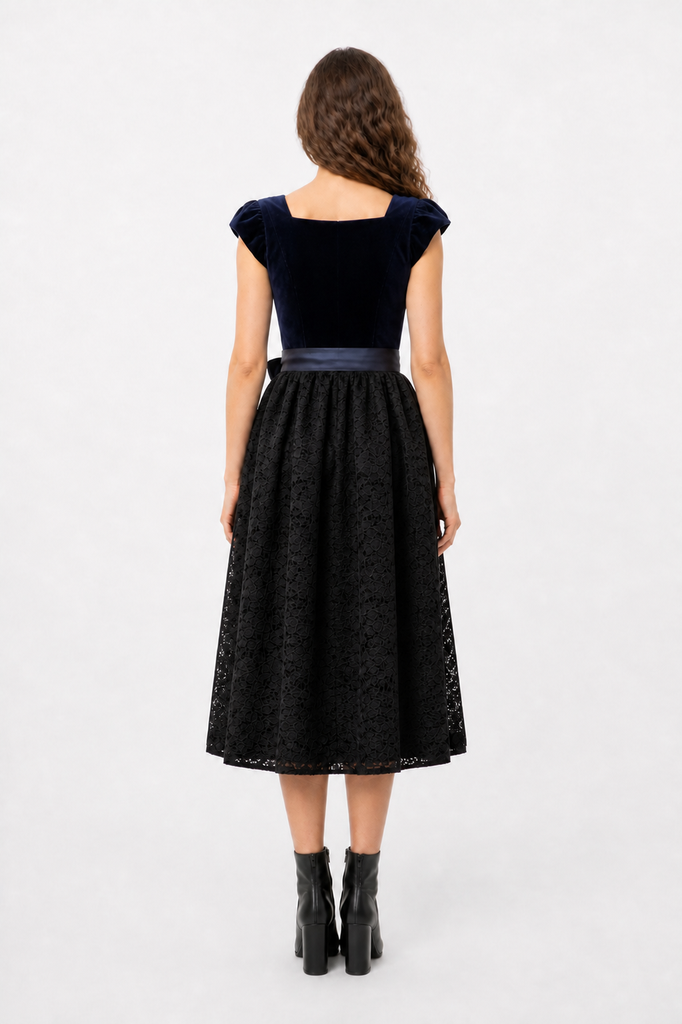 dirndl-marine-03-rueckansicht-wadenlang.png
